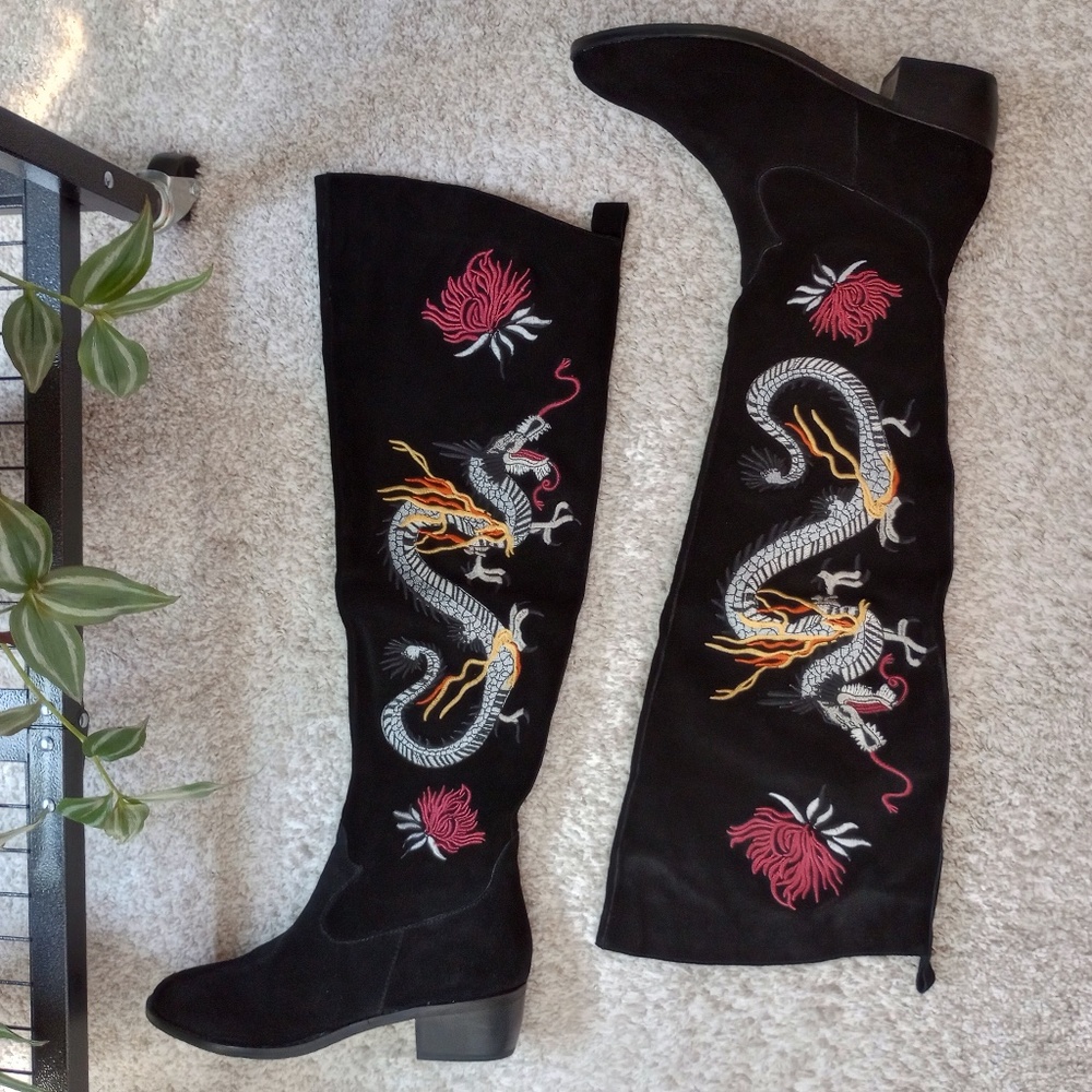 Sheryl Crow Black Dragon Boots